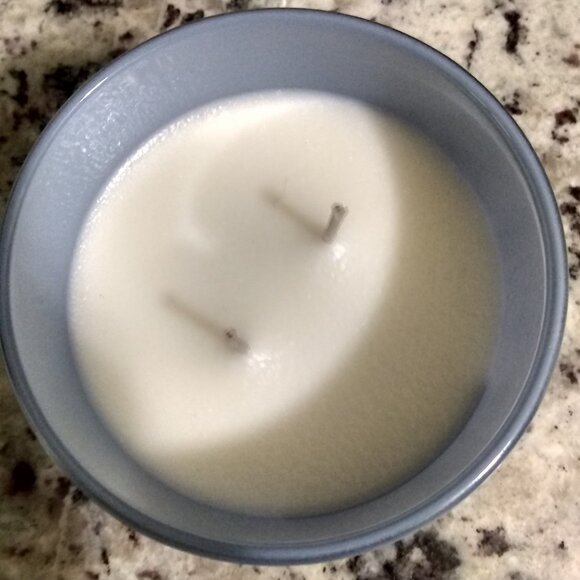 Capri Citrus Candle-90z, with Lid, New without Price tag - Picture 4 of 5